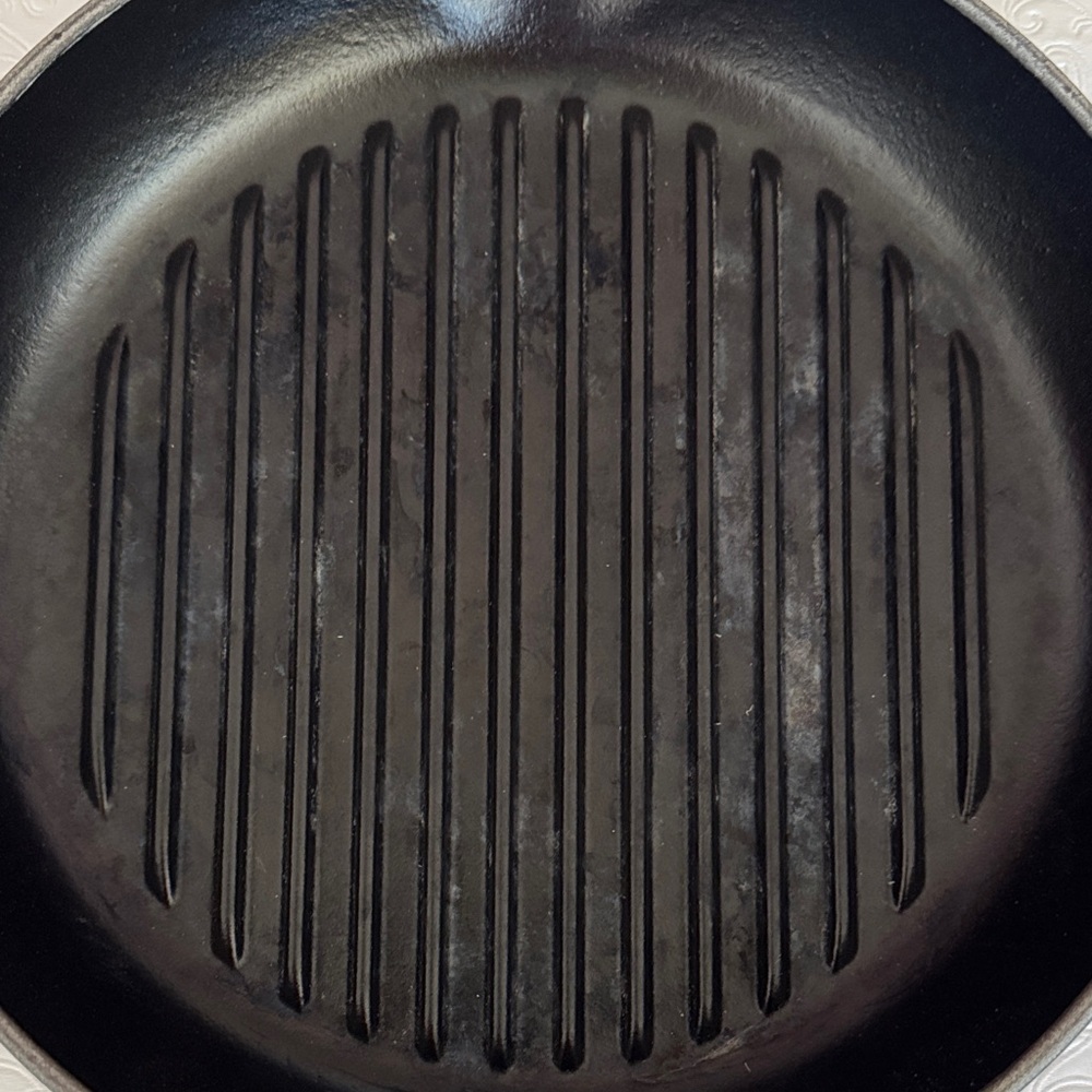 Le Creuset Lapis Cast Iron Grill Pan - Picture 7 of 11